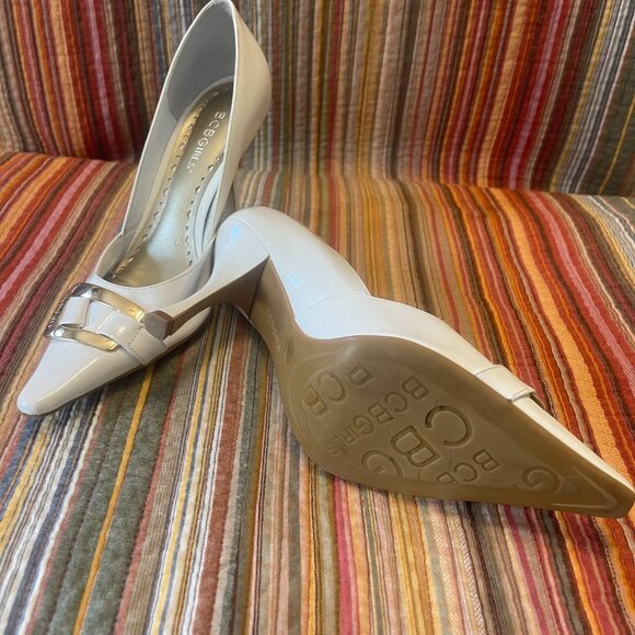 BCBGirls Womens size 7B/37 White leather Pumps - Picture 5 of 12